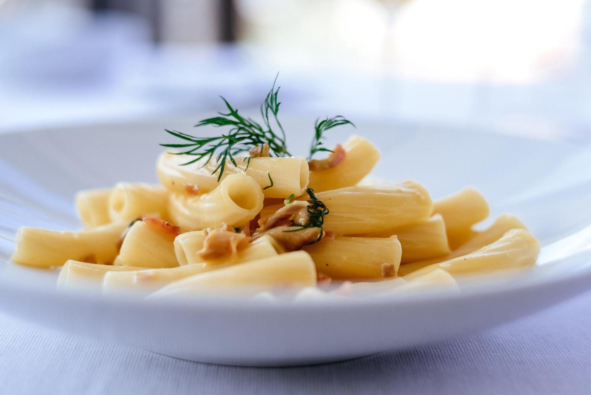 Bella & Restaurant With Private Dock For Mooring Boats 4* San Felice del Benaco