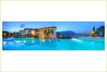 Bella & Restaurant With Private Dock For Mooring Boats San Felice del Benaco