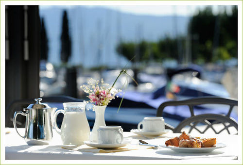 Bella & Restaurant With Private Dock For Mooring Boats Hotel 4*