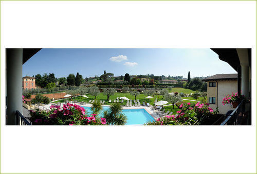 Bella & Restaurant With Private Dock For Mooring Boats 4* San Felice del Benaco