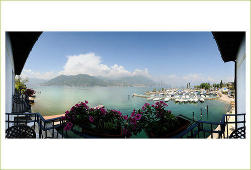 Bella & Restaurant With Private Dock For Mooring Boats 4*