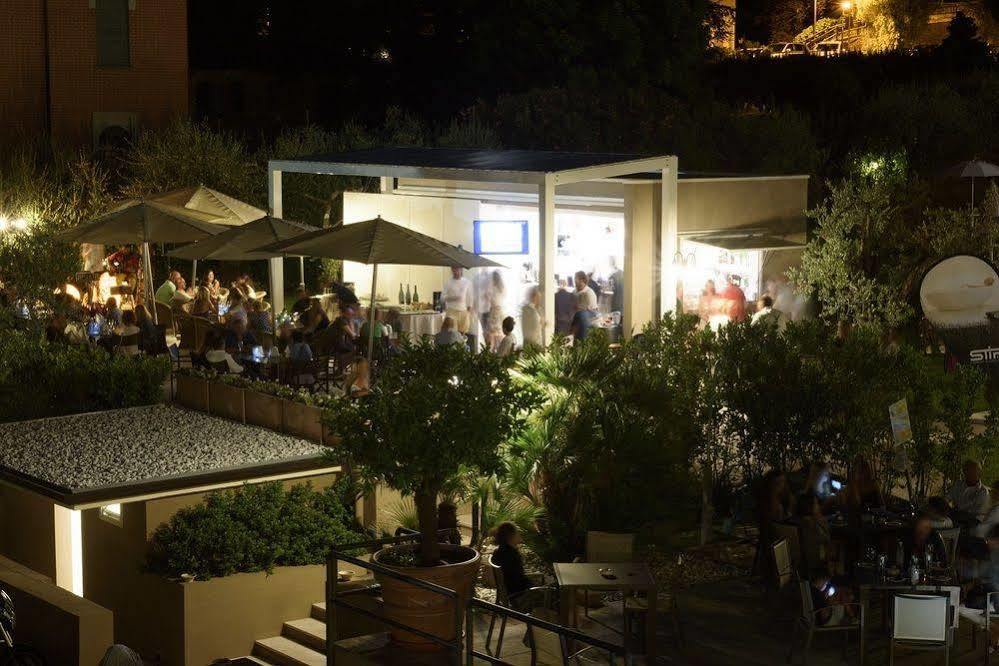 Bella & Restaurant With Private Dock For Mooring Boats Hotel San Felice del Benaco